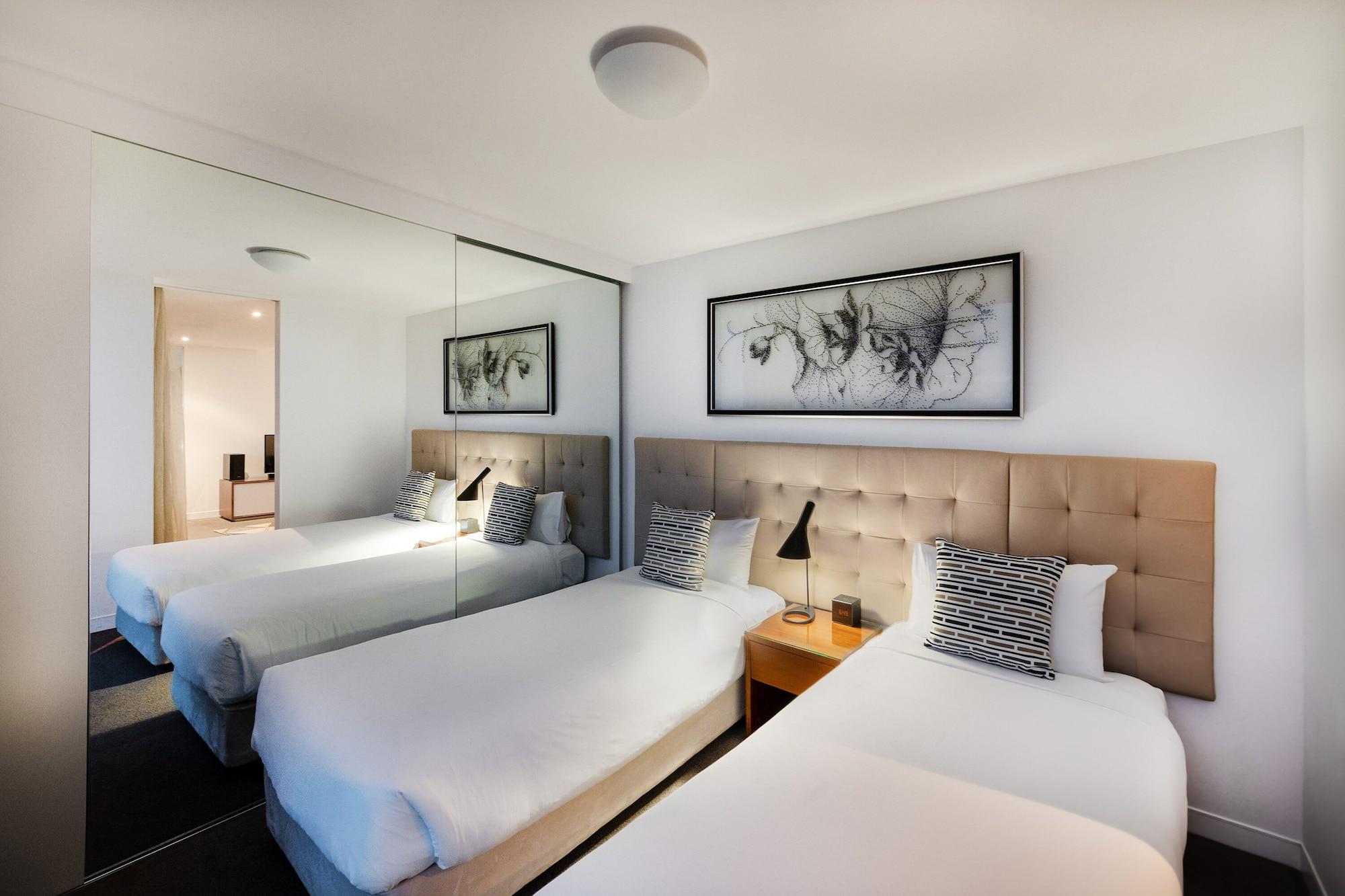 Peppers Broadbeach Gold Coast Exterior photo A bedroom at the hotel