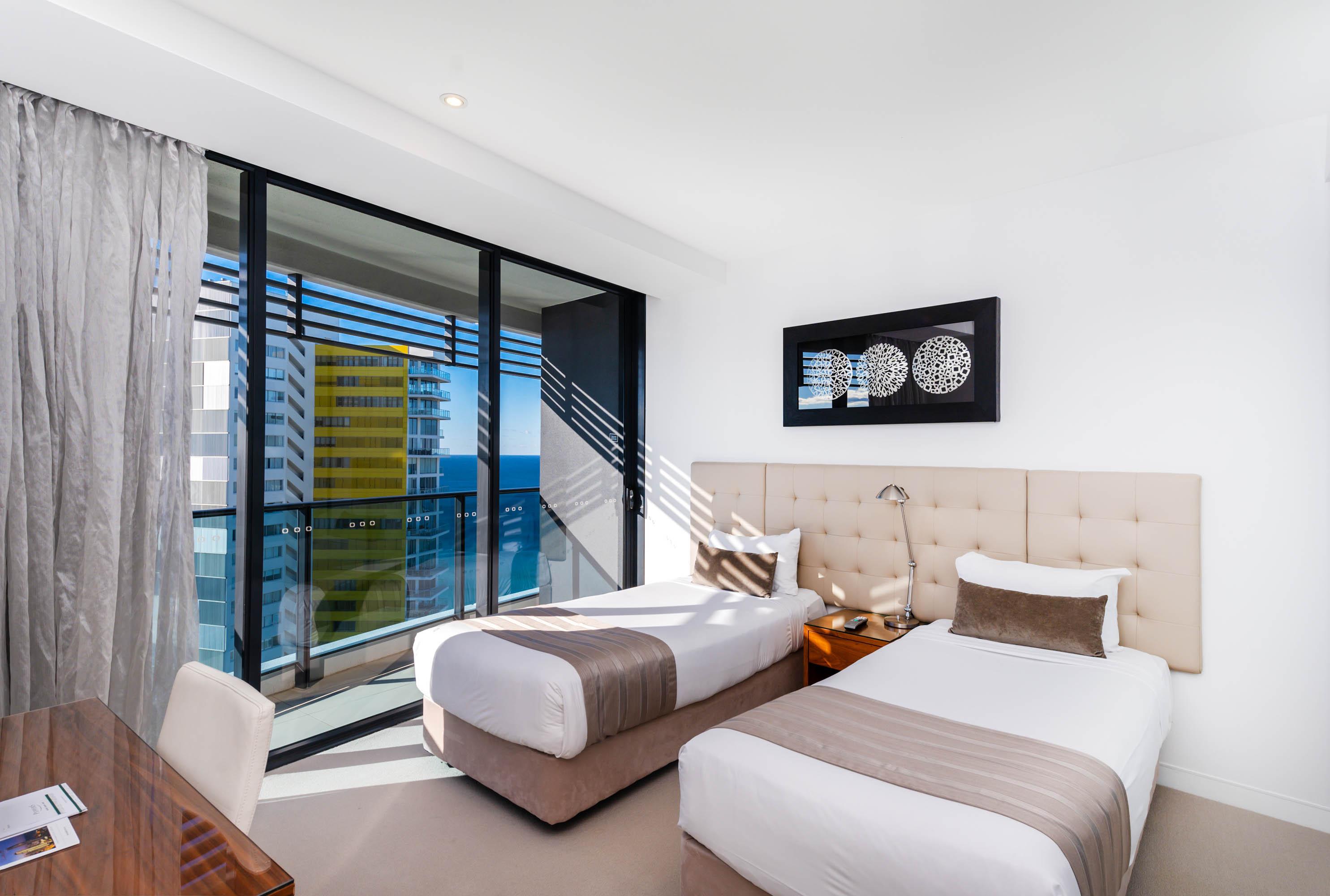 Peppers Broadbeach Gold Coast Exterior photo A bedroom at the Mantra on Hay Street